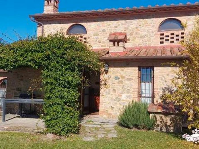 Casa con 6 locali in vendita in Urb Campagna Centro, Centro, Gambassi Terme