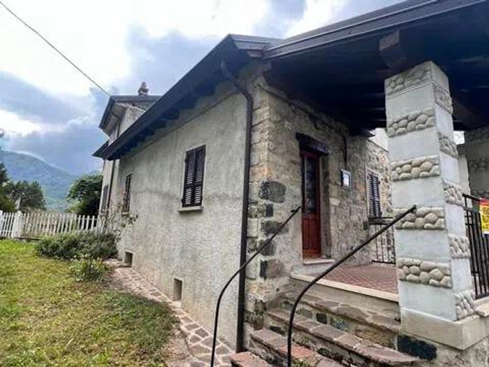 Casa trilocale in vendita in Cassimoreno, Ferriere