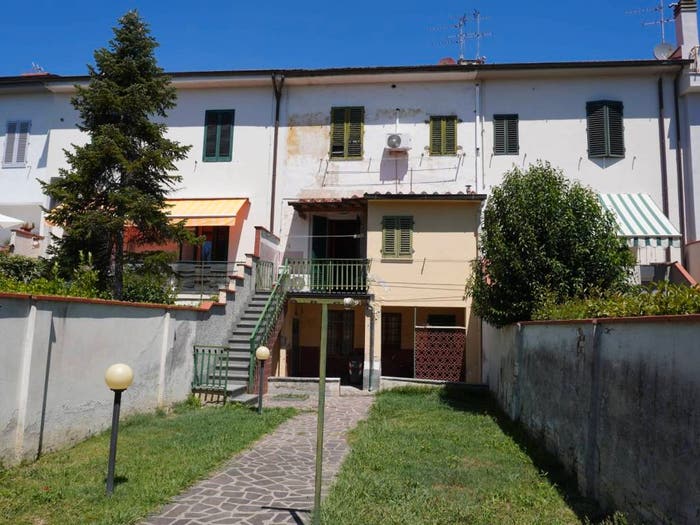 Casa con 6 locali in vendita in Via Renato Fucini, Stazione Agenzia delle Entrate, Empoli