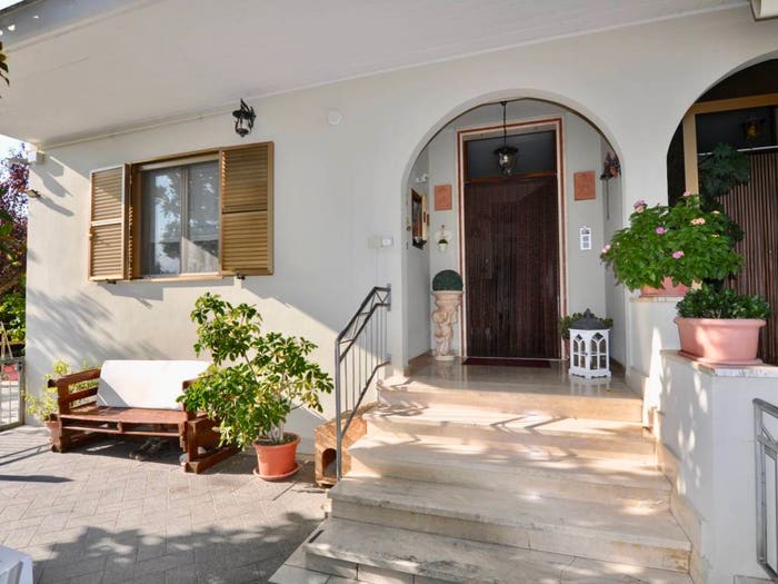 Casa con 6 locali in vendita in Contrada Lava, Offida