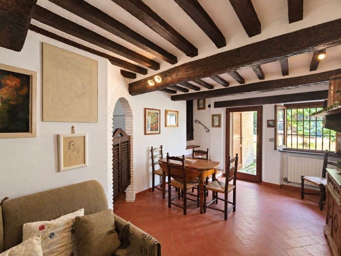 Casa quadrilocale in vendita in Via degli Eroi, Vaiano, Castiglione del Lago