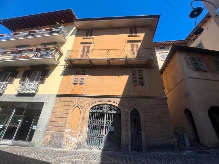 Casa con 6 locali in vendita in Via Domenico Carpinoni, Centro, Clusone