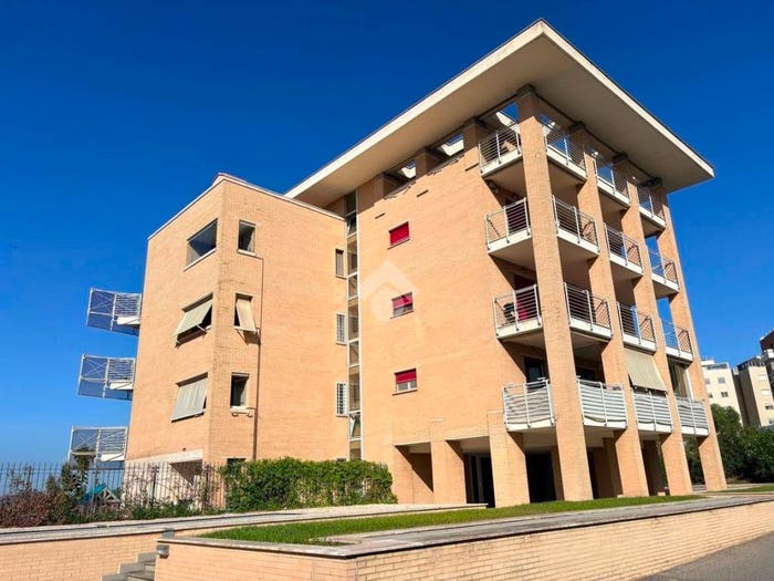 Appartamento trilocale in vendita in Largo Guido Buzzelli, Mezzocammino, Roma