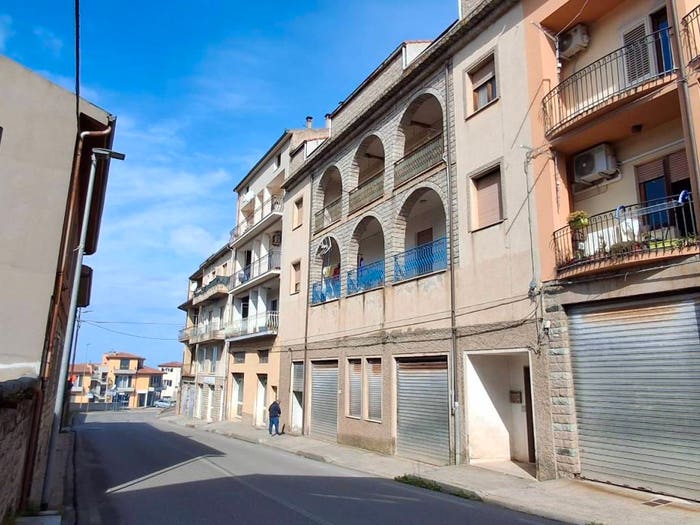 Casa con 5 locali in vendita in Calangianus