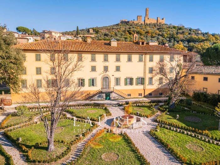 Casa in vendita in Montecchio, Cortona