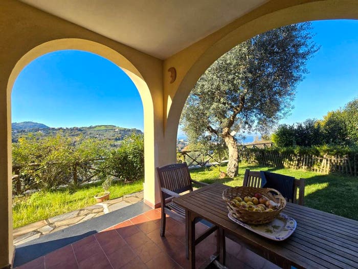 Casa con 5 locali in vendita in Via Luigi Bozzaotra, Centro, Massa Lubrense