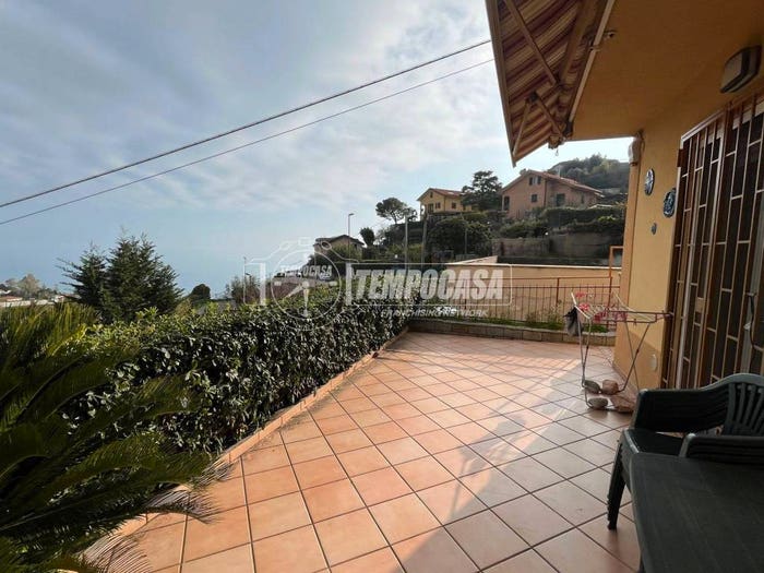 Appartamento trilocale in vendita in Strada Noci, Ospedaletti