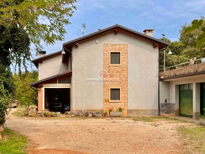 Casa con 6 locali in vendita in VIA MOLINI, Alonte