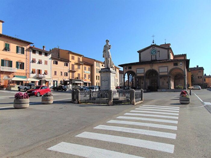 Casa quadrilocale in vendita in Via Risorgimento, Centro, Monsummano Terme