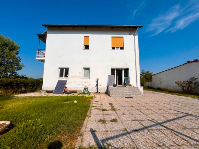 Casa con 6 locali in vendita in Strada Saluzzo, Tetti Bagnolo, Carignano