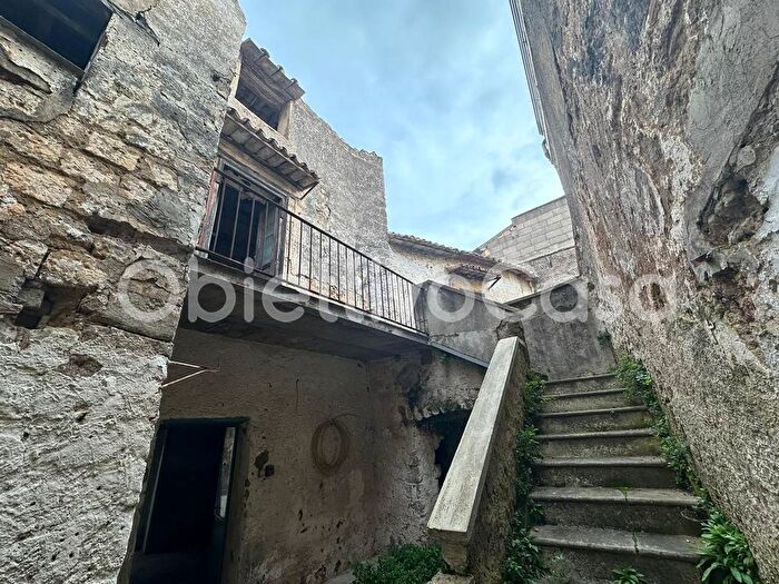 Casa quadrilocale in vendita in Via Fratelli Bandiera, San Leucio Briano, Caserta