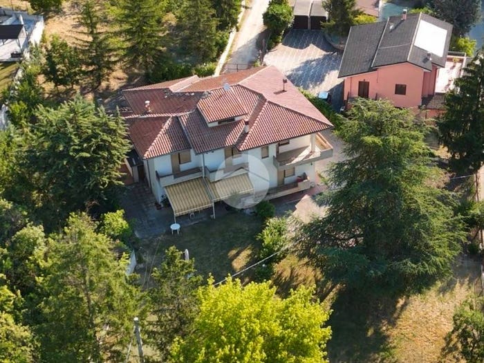 Casa con 6 locali in vendita in Via tito pellicciotti, Torretta Torrione, L'Aquila