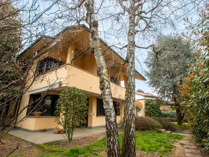 Casa con 6 locali in vendita in Via Luigi Einaudi, Abbiategrasso