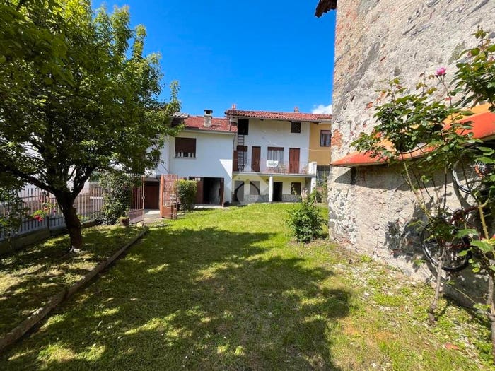 Casa trilocale in vendita in Via alfredo d'andrade, Centro, Pavone Canavese