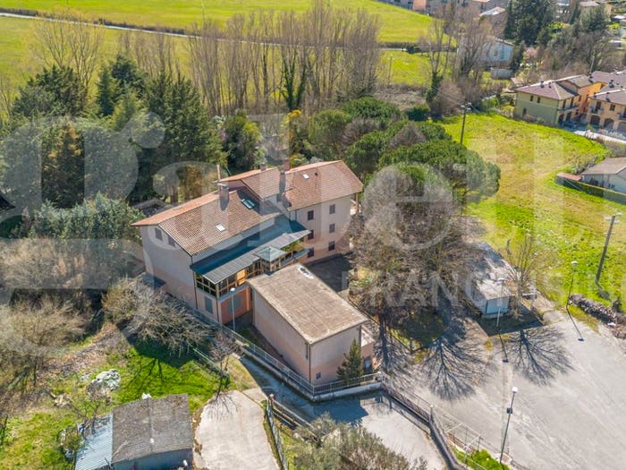 Casa con 6 locali in vendita in Via Gaifana, Nocera Umbra