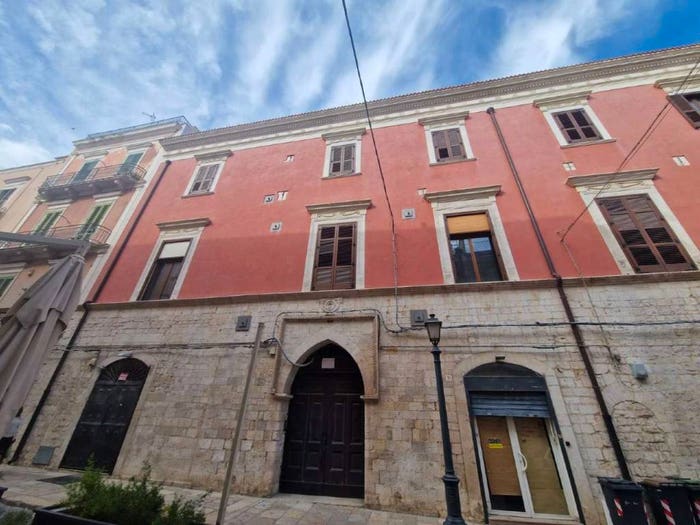Appartamento trilocale in vendita in via Nazareth, Centro Storico, Barletta