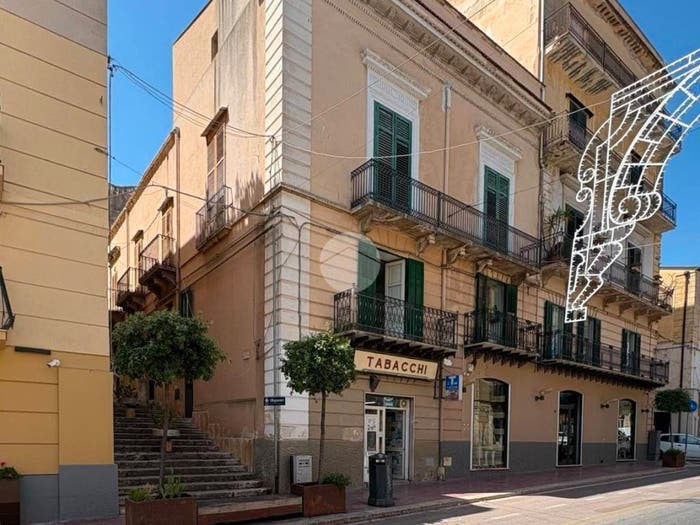 Appartamento con 5 locali in vendita in Via Adelkam, Centro, Alcamo