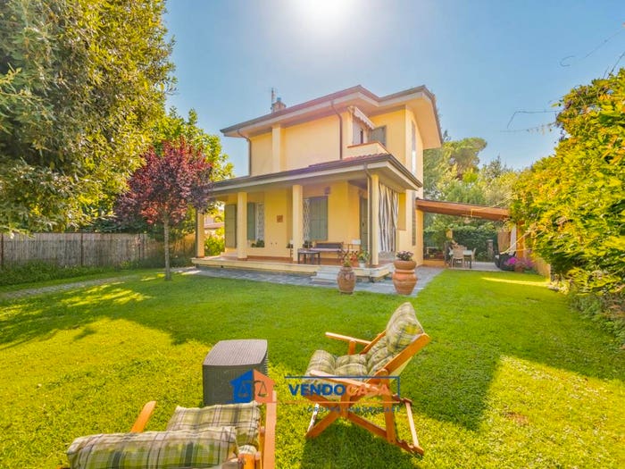 Casa con 5 locali in vendita in Via Fosso Nuovo, Ronchi Poveromo, Massa