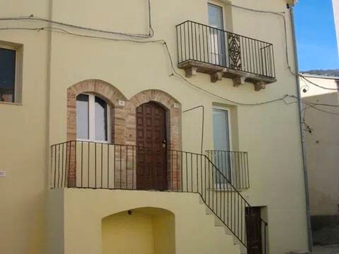 Casa trilocale in vendita in Via Verdi, Raiano