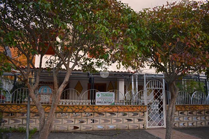 Appartamento con 6 locali in vendita in Via Marinella, Falconara Albanese