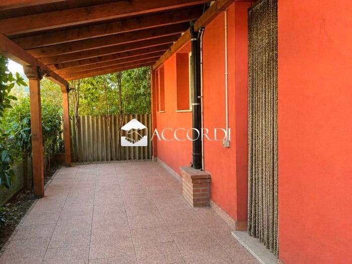 Casa con 6 locali in vendita in Via Mirabello, Centro, Torreglia