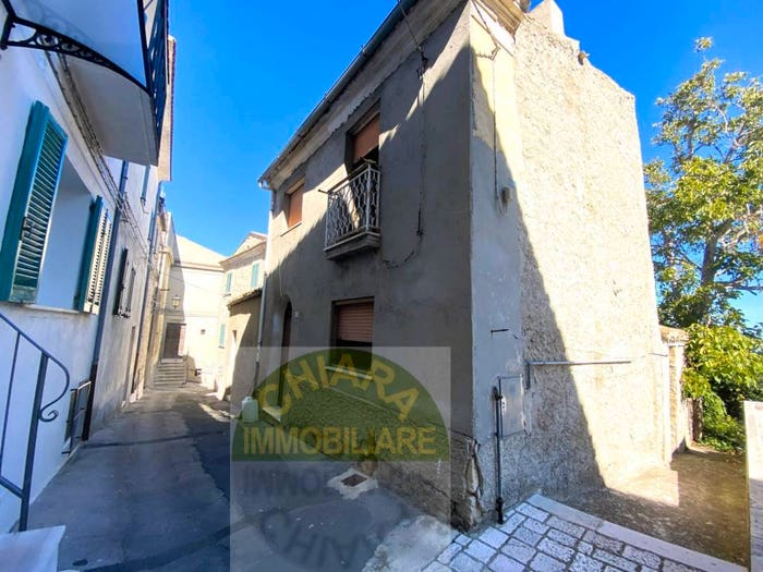 Casa bilocale in vendita in Via Cesare Battisti, Centro, Furci