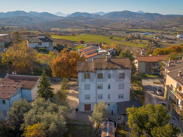 Appartamento quadrilocale in vendita in via santa lucia, Centro, Serra de' Conti