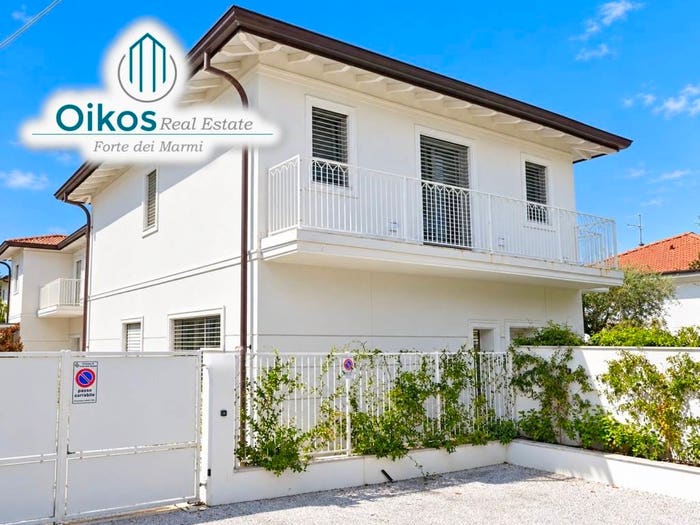 Casa con 6 locali in vendita in Via Versilia, Vittoria Apuana, Forte dei Marmi