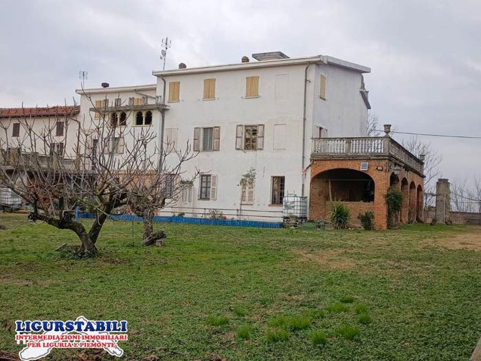 Casa con 6 locali in vendita in Strada del Campo, Maranzana