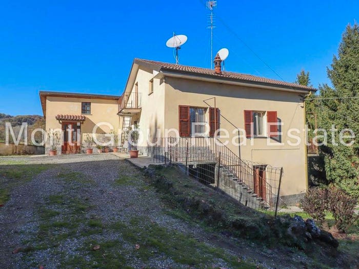 Casa con 6 locali in vendita in Acqui Terme