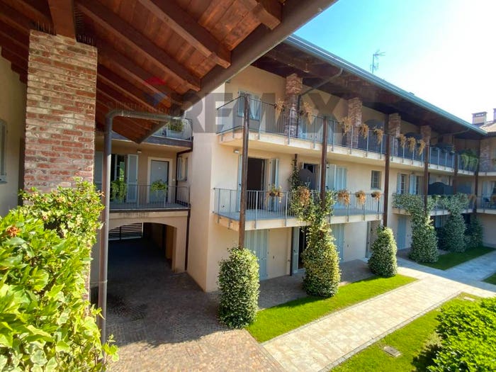 Appartamento bilocale in vendita in Via Sant'Isidoro, Centro, Bogogno