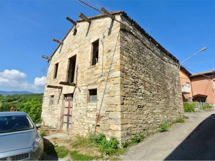 Casa quadrilocale in vendita in via Mossale, Corniglio