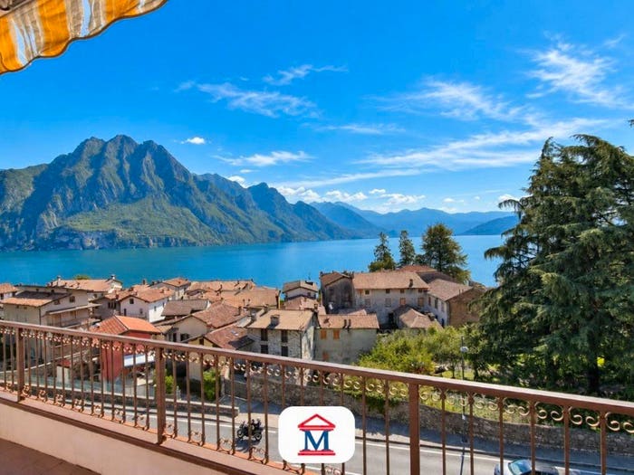 Appartamento trilocale in vendita in Via Ronchi, Centro, Riva di Solto