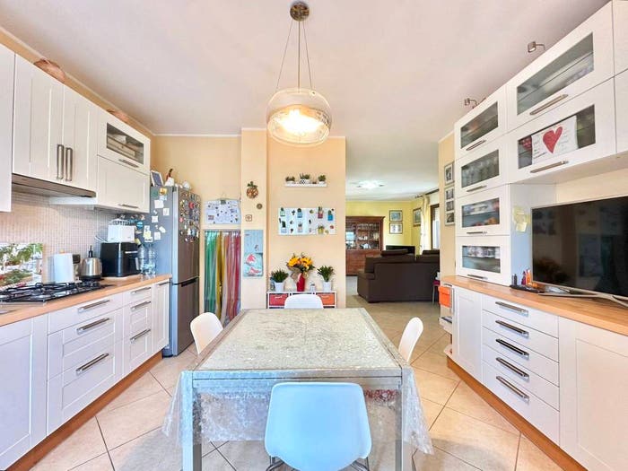 Appartamento con 5 locali in vendita in Via Cesare Lombroso, Villa Carmine, Montesilvano