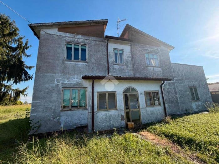 Casa quadrilocale in vendita in Via Giuseppe Garibaldi, Centro, Villadose