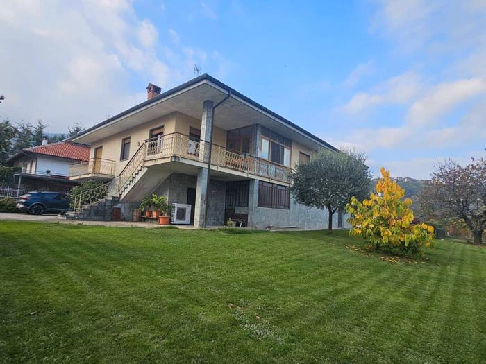 Casa con 6 locali in vendita in Via Castagneri, Centro, Forno Canavese