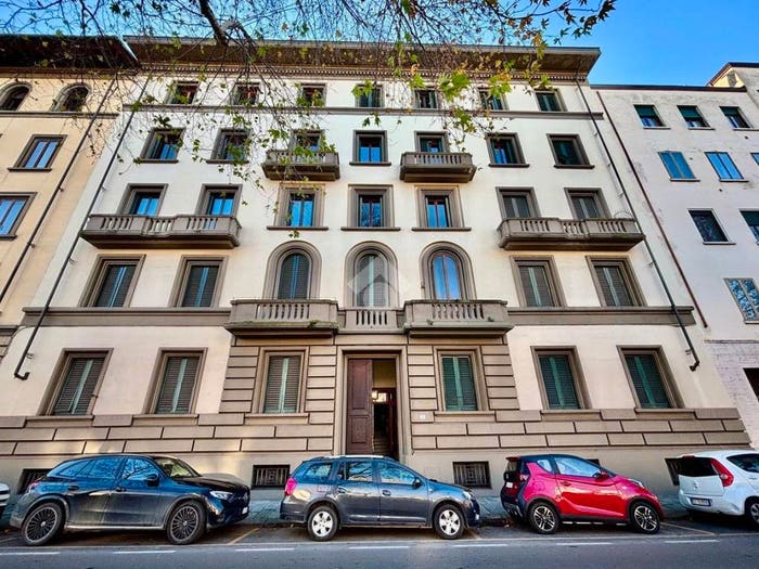 Appartamento con 6 locali in vendita in Viale Giovanni Milton, Libertà Savonarola, Firenze