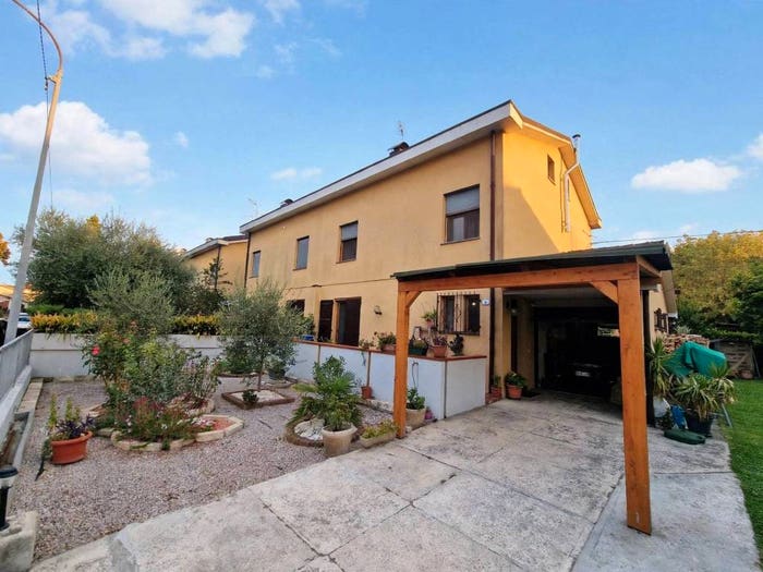 Casa con 5 locali in vendita in Centro, Medolla