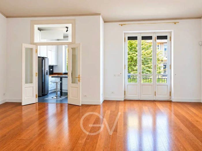 Appartamento quadrilocale in affitto in Via della Moscova, Turati, Milano