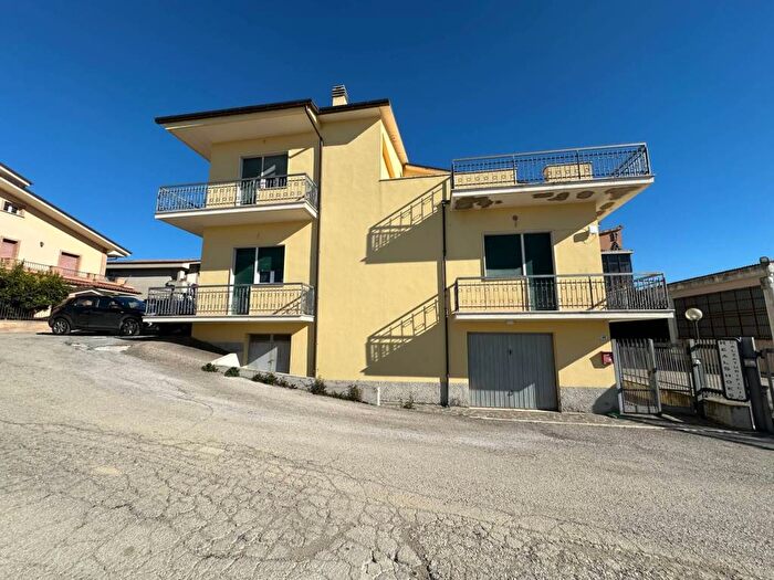 Appartamento quadrilocale in vendita in Contrada Villa Tofo, Tofo Sant'Eleuterio, Teramo