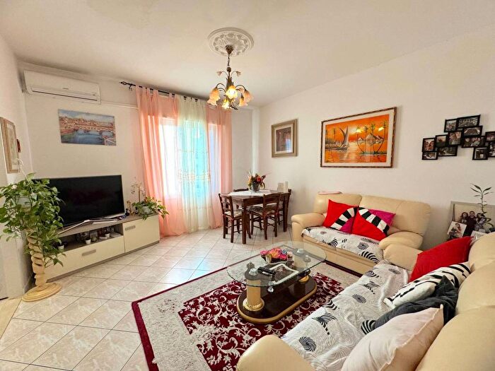 Appartamento quadrilocale in vendita in Via Arnaldo Billi, Villa Fiorita, Prato