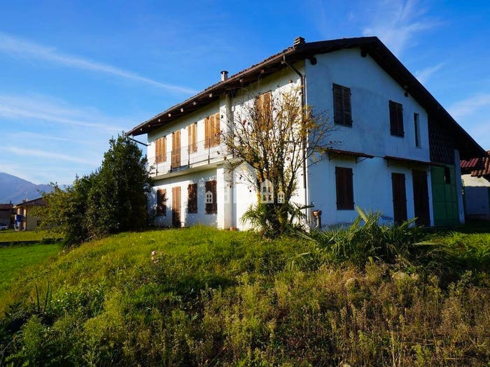 Casa quadrilocale in vendita in Frazione Sant'Antonio, Centro, Castellamonte
