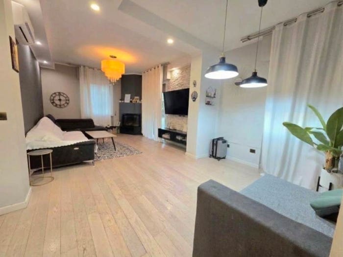 Appartamento quadrilocale in vendita in Via Mogadiscio, Via Romana, Arezzo