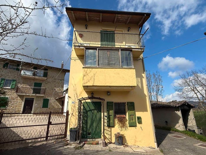 Casa trilocale in vendita in Via Serra, Gaggio Montano