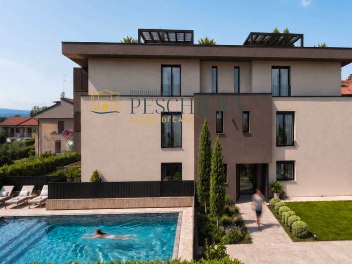 Appartamento trilocale in vendita in Via Pasubio, Centro, Peschiera del Garda