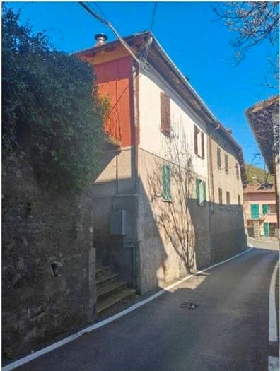 Casa con 6 locali in vendita in Frazione Ramponio Via Lanfranconi, Ramponio Verna, Alta Valle Intelvi