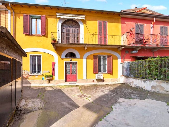 Casa con 6 locali in vendita in Via Stazione, Centro, Bollate