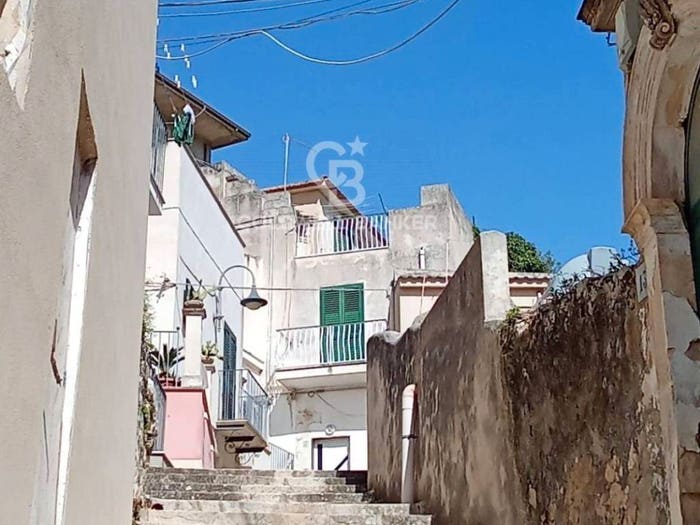 Appartamento con 5 locali in vendita in Via del Fico, Modica Bassa, Modica