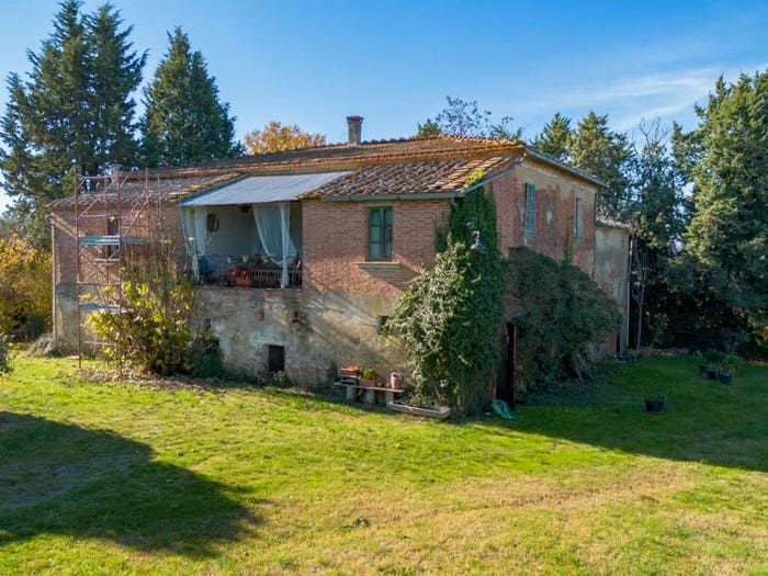 Casa con 6 locali in vendita in Foiano della Chiana
