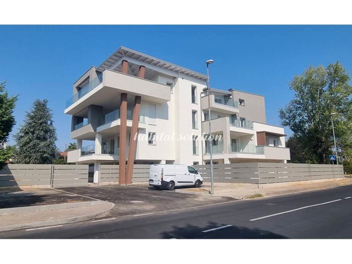 Appartamento trilocale in vendita in Via Cesare Battisti, Carugate